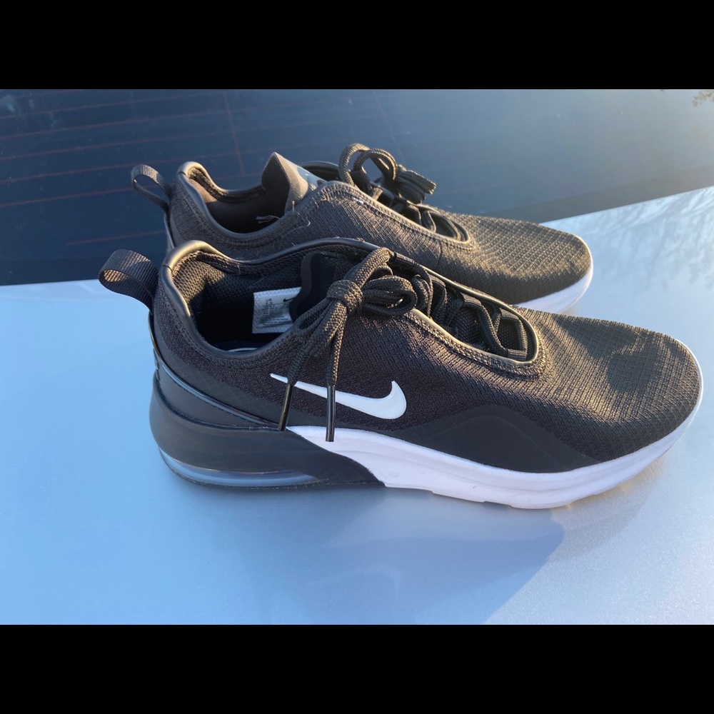 Nike Air Max Motion 2